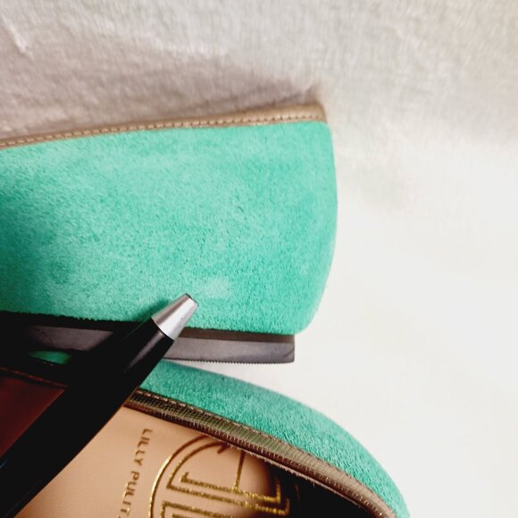 Lilly Pulitzer, Jewel Green Suede Flat Shoes, Size 7M, Gold Trim, Bow, Squared - Picture 2 of 16